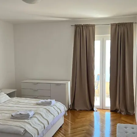 Panorama Jakov Lägenhet