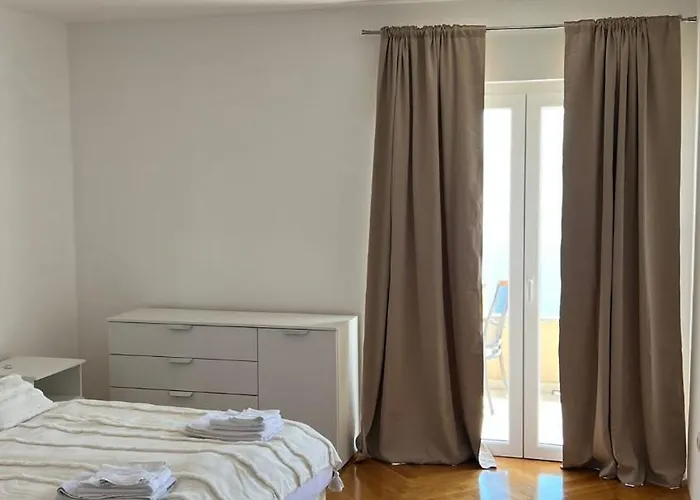 Panorama Jakov 公寓